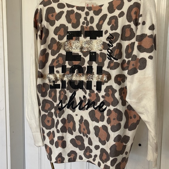NWT New Collection leopard graphic sweater - Picture 7 of 7